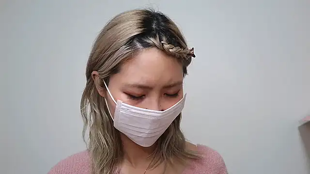 yumi0025 online show from February 6, 1:23 am