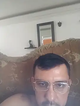 Snapshot of Juanstevan2724 chatting on March 4, 8:05 pm Juanstevan2724 online show from March 4, 8:05 pm