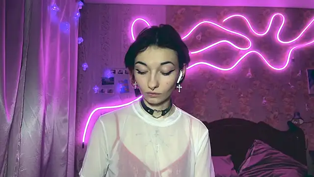 Cutle Harper online show from January 18, 3:04 pm