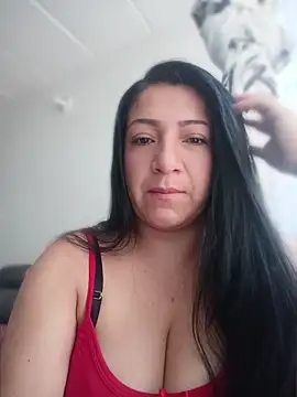 Snapshot of Katysaez chatting on May 27, 9:44 pm Katysaez online show from May 27, 9:44 pm