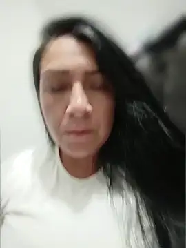 Snapshot of Katysaez chatting on June 4, 5:12 am Katysaez online show from June 4, 5:12 am