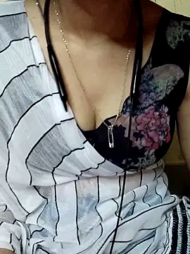 annugirl online show from February 1, 8:01 am