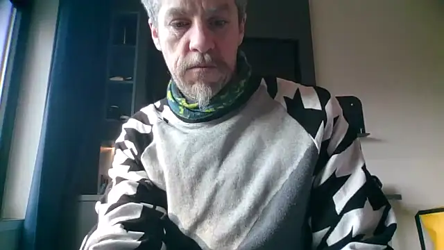 chiichii23 online show from February 1, 2:13 pm