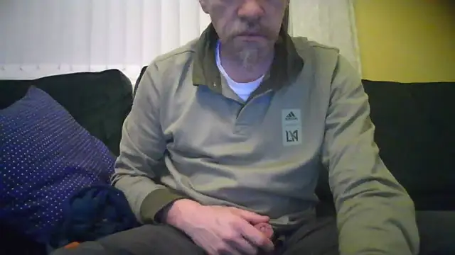 chiichii23 online show from January 11, 12:01 am