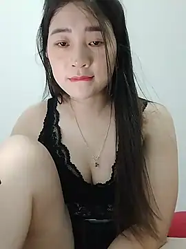 LoveLillyy69 online show from May 29, 1:39 pm