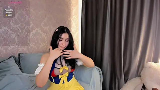 GiovannaAntonelli online show from March 27, 8:26 am