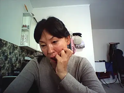 Snapshot of bella2322 chatting on January 17, 3:54 am bella2322 online show from January 17, 3:54 am