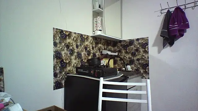 Snapshot of bella2322 chatting on February 9, 4:49 pm bella2322 online show from February 9, 4:49 pm