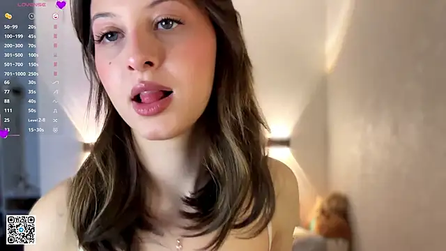 LouiseChavez online show from March 31, 8:05 am