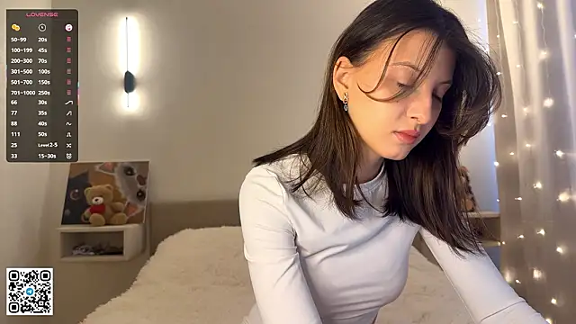 LouiseChavez online show from February 8, 5:16 am