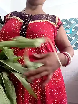 Snapshot of Hot-Tinaa chatting on May 7, 9:23 am Hot-Tinaa online show from May 7, 9:23 am