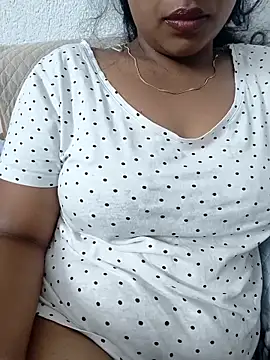 Hot-Tinaa online show from April 5, 1:45 am