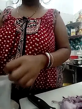 Hot-Tinaa online show from April 17, 3:37 pm