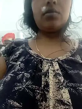 Snapshot of Hot-Tinaa chatting on April 30, 4:52 am Hot-Tinaa online show from April 30, 4:52 am