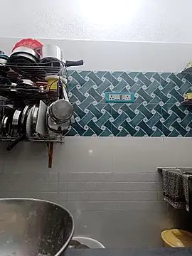 Hot-Tinaa online show from March 31, 3:47 pm