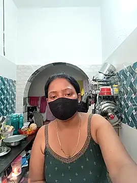 Hot-Tinaa online show from March 7, 9:27 am