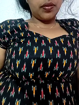 Hot-Tinaa online show from March 19, 2:11 am