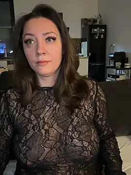 Snapshot of 21tweetypie21 chatting on February 13, 11:05 pm 21tweetypie21 online show from February 13, 11:05 pm