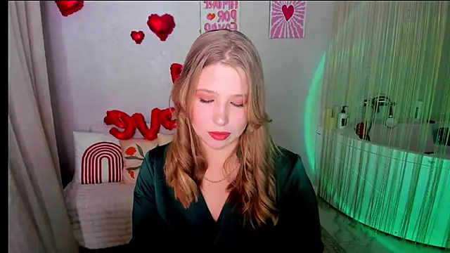 Snapshot of SweetDaylight chatting on February 13, 6:41 pm SweetDaylight online show from February 13, 6:41 pm