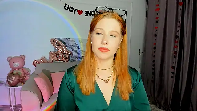 Snapshot of SweetDaylight chatting on February 24, 7:48 pm SweetDaylight online show from February 24, 7:48 pm