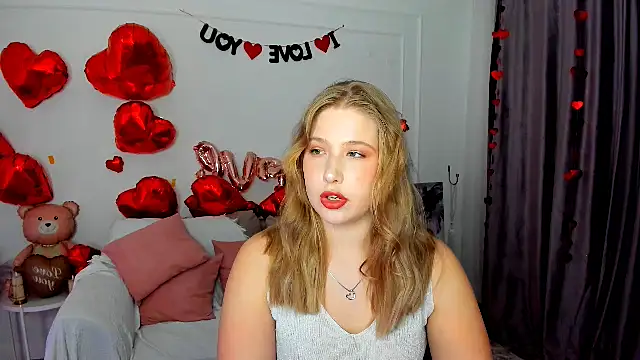 Snapshot of SweetDaylight chatting on February 3, 7:41 pm SweetDaylight online show from February 3, 7:41 pm