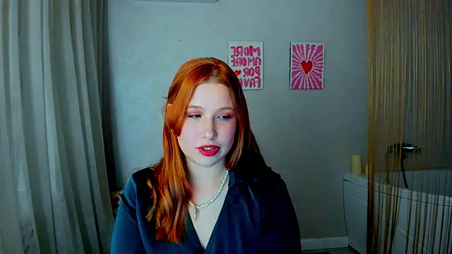 Snapshot of SweetDaylight chatting on March 2, 7:43 pm SweetDaylight online show from March 2, 7:43 pm