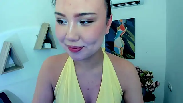 GlowMe online show from April 12, 3:32 am