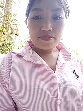 lia-coy online show from April 6, 11:28 pm