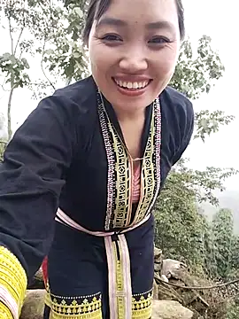 Snapshot of lia-coy chatting on February 17, 5:05 am lia-coy online show from February 17, 5:05 am