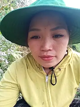 lia-coy online show from April 15, 12:49 am