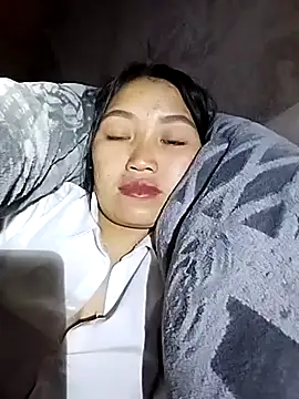 Snapshot of lia-coy chatting on February 3, 2:53 am lia-coy online show from February 3, 2:53 am