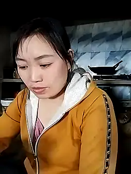 Snapshot of lia-coy chatting on February 20, 7:21 am lia-coy online show from February 20, 7:21 am