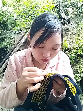 Snapshot of lia-coy chatting on February 11, 3:28 am lia-coy online show from February 11, 3:28 am