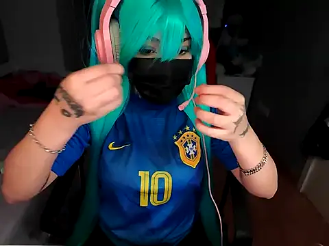 Lucyiy  online show from June 20, 4:50 am