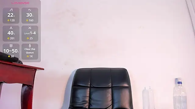 naughtylizeth  online show from April 7, 8:43 pm