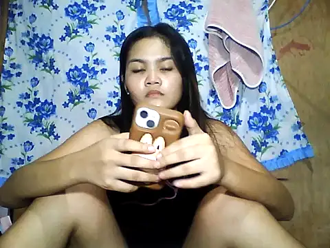 PinaySkinnyJust18 online show from June 2, 10:15 am