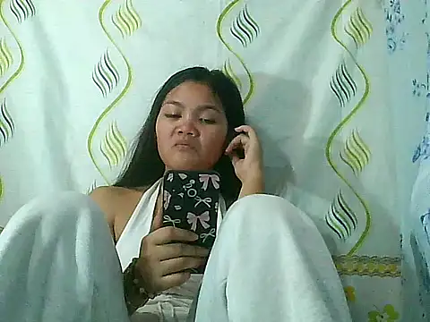 PinaySkinnyJust18 online show from April 24, 1:29 am