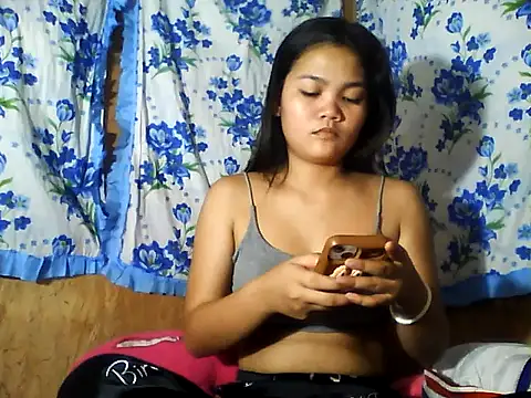 Snapshot of PinaySkinnyJust18 chatting on June 28, 10:16 pm PinaySkinnyJust18 online show from June 28, 10:16 pm