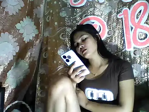 Snapshot of PinaySkinnyJust18 chatting on February 14, 10:26 am PinaySkinnyJust18 online show from February 14, 10:26 am