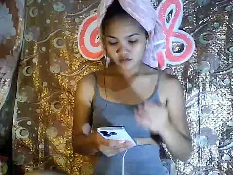 Snapshot of PinaySkinnyJust18 chatting on February 20, 8:16 am PinaySkinnyJust18 online show from February 20, 8:16 am