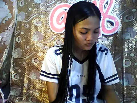 Snapshot of PinaySkinnyJust18 chatting on February 18, 9:17 am PinaySkinnyJust18 online show from February 18, 9:17 am