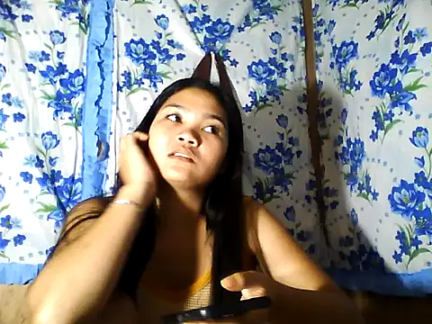 PinaySkinnyJust18 online show from April 11, 10:13 pm