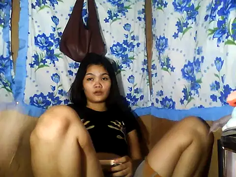 PinaySkinnyJust18 online show from May 17, 11:49 pm