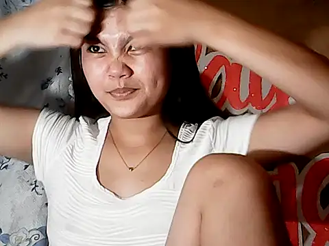 Snapshot of PinaySkinnyJust18 chatting on January 17, 9:46 am PinaySkinnyJust18 online show from January 17, 9:46 am