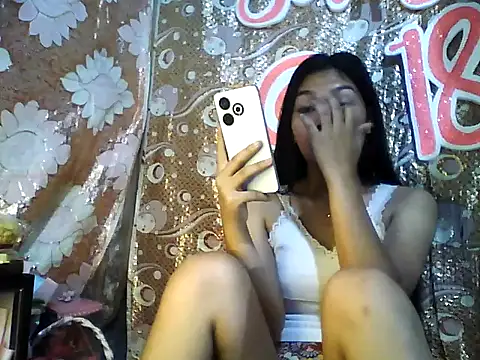 Snapshot of PinaySkinnyJust18 chatting on February 15, 9:14 pm PinaySkinnyJust18 online show from February 15, 9:14 pm