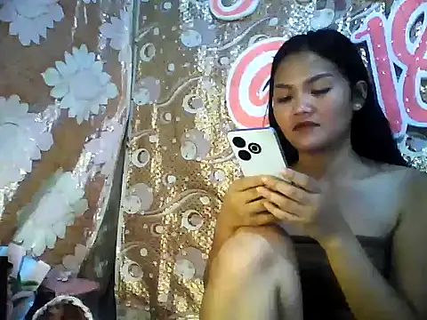 Snapshot of PinaySkinnyJust18 chatting on February 16, 9:19 am PinaySkinnyJust18 online show from February 16, 9:19 am