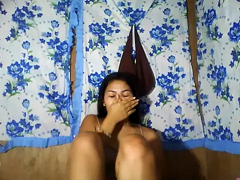 PinaySkinnyJust18 online show from May 6, 11:47 am