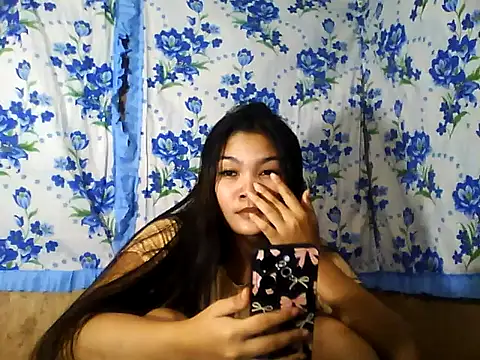 PinaySkinnyJust18 online show from April 4, 9:16 am