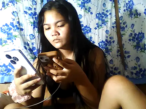 Snapshot of PinaySkinnyJust18 chatting on July 6, 9:50 pm PinaySkinnyJust18 online show from July 6, 9:50 pm
