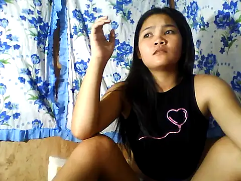 Snapshot of PinaySkinnyJust18 chatting on June 23, 9:46 pm PinaySkinnyJust18 online show from June 23, 9:46 pm